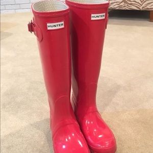 Red hunter boots!